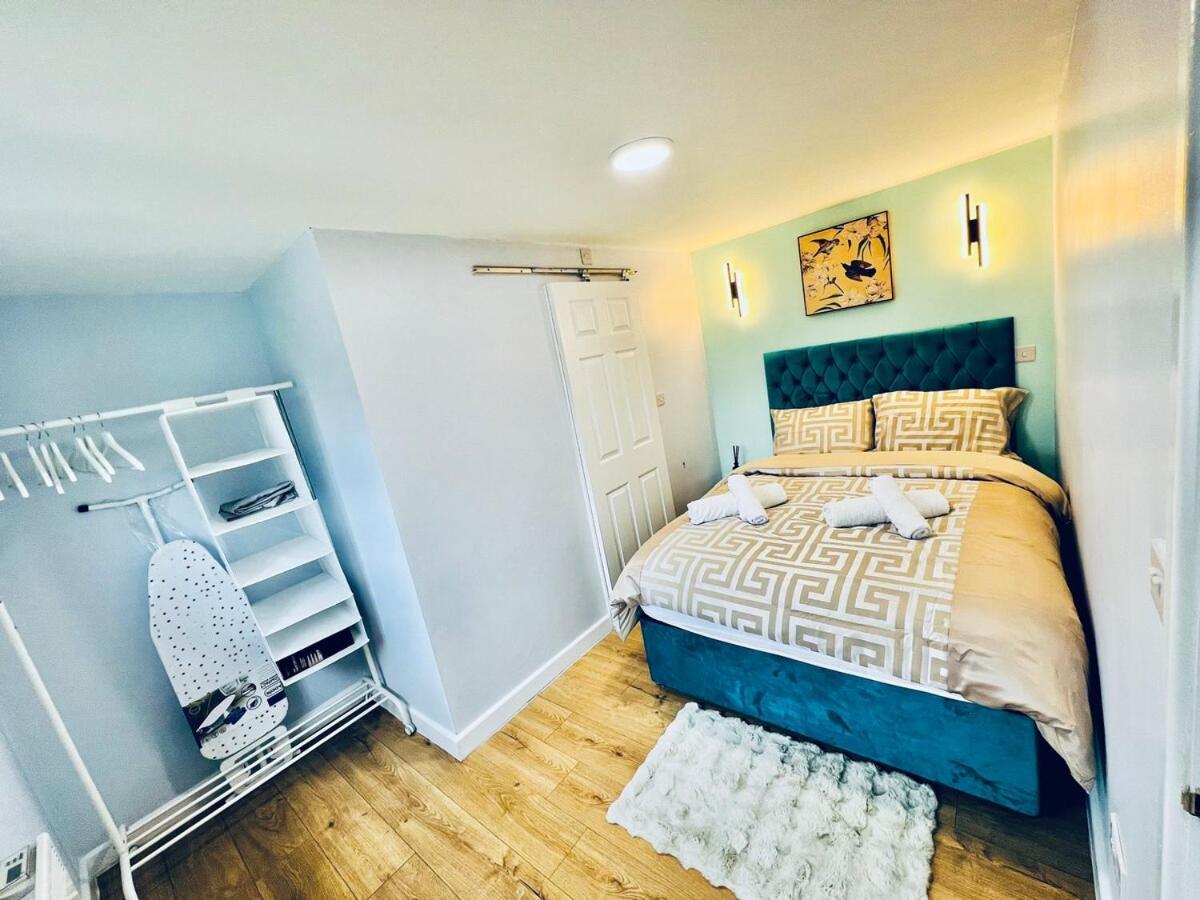 Luxe 1B Chalet, Hottub, Free Parking Nr Ltn Airport, L&D Hosp, Whipsnade Zoo, Fast Trains Into Central London لوتون المظهر الخارجي الصورة